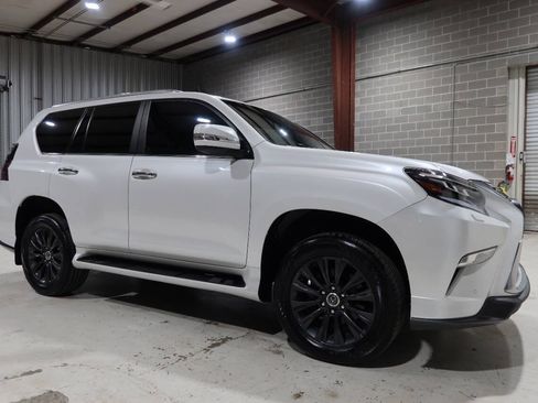 Used 2023 Lexus GX 460 Premium w/ Accessory Package AWD/4WD image 5