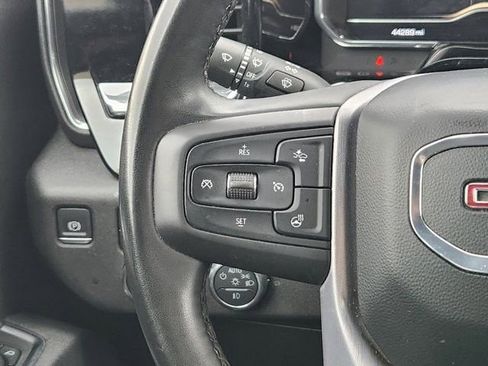 Used 2025 GMC Sierra 1500 SLT image 28