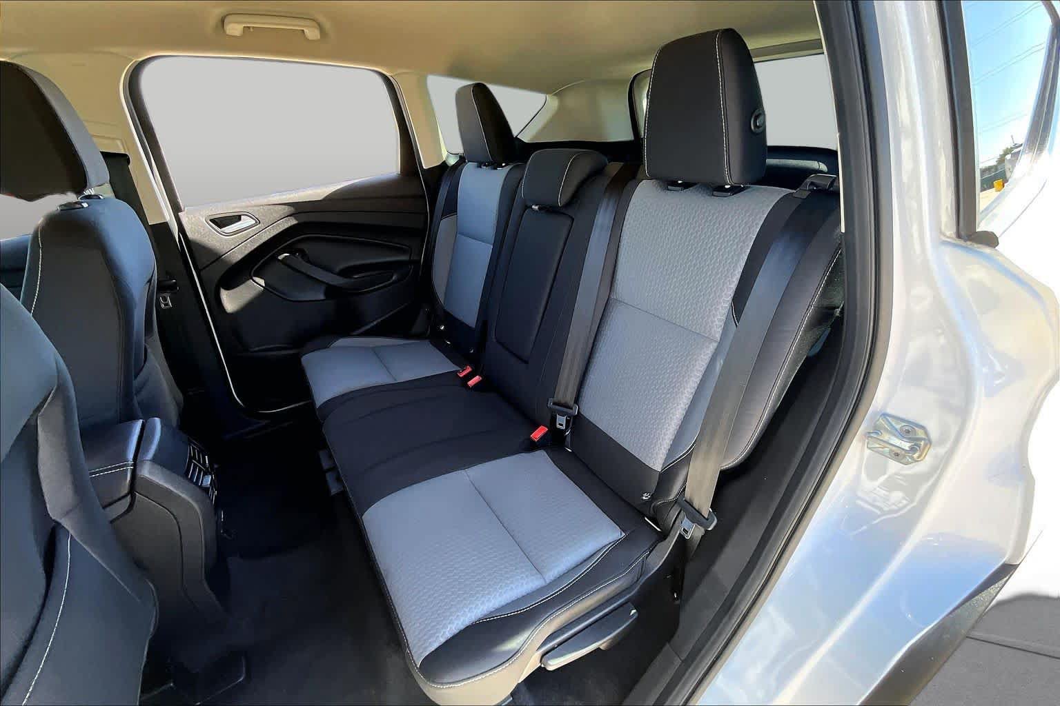 Used 2017 Ford Escape SE FWD image 21