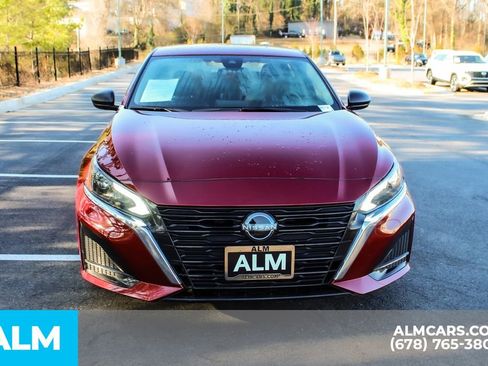 Used 2024 Nissan Altima 2.5 SV image 10