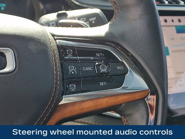 Used 2022 Jeep Grand Cherokee Summit AWD/4WD image 8