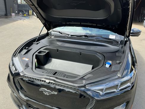 Used 2025 Ford Mustang Mach-E Select image 23