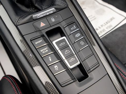 Used 2015 Porsche 911 Carrera 4 GTS image 31