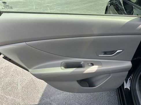 Used 2023 Hyundai Elantra SEL image 18