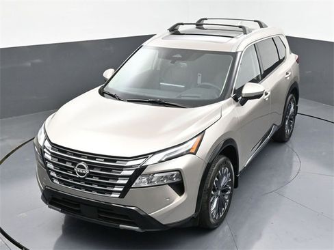 New 2025 Nissan Rogue Platinum w/ Platinum Premium Package image 39