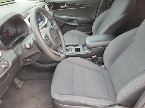 Used 2018 Kia Sorento AWD image 3