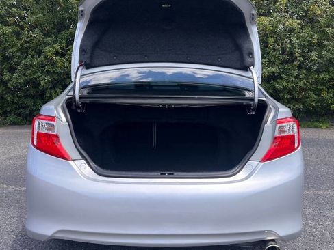 Used 2014 Toyota Camry LE image 6