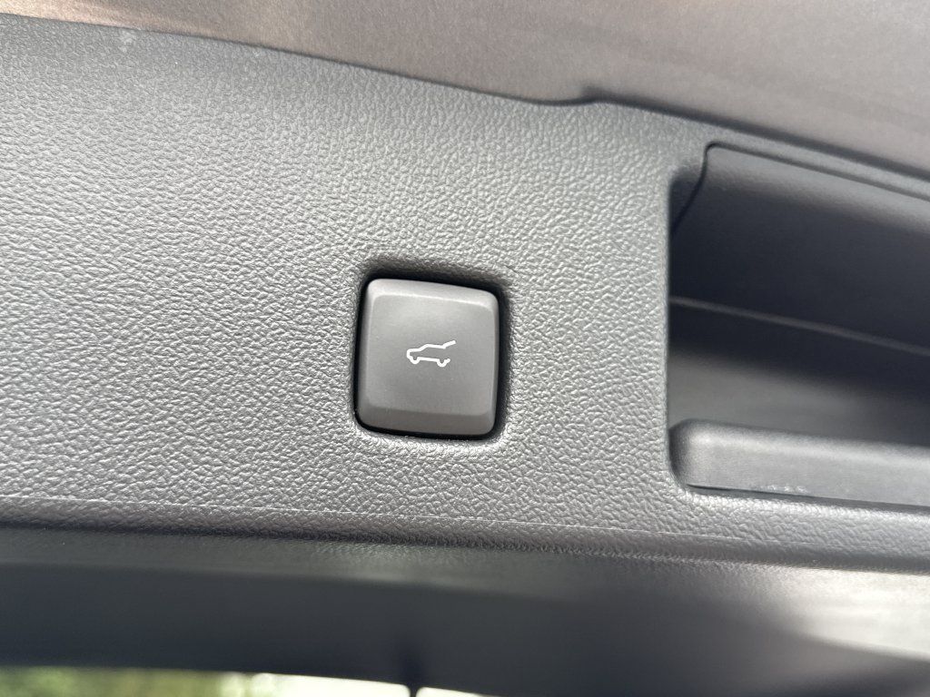 Used 2023 Ford Escape Active w/ Tech Pack #1 AWD/4WD image 34