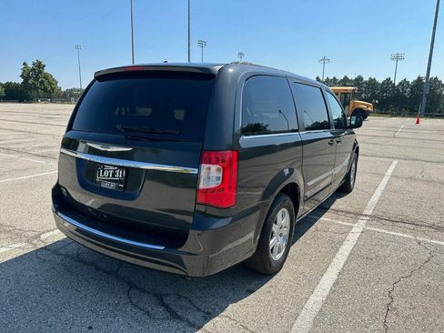 Used 2012 Chrysler Town & Country Touring w/ Entertainment Group #1 image 4