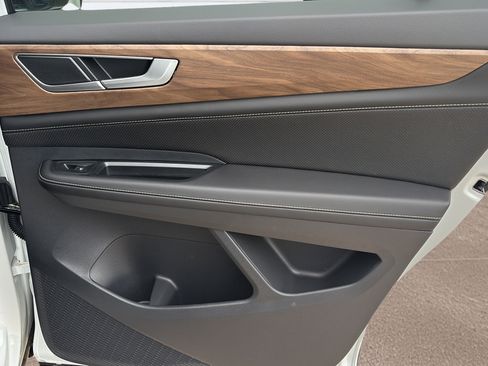 New 2026 Volkswagen Atlas SE FWD image 12