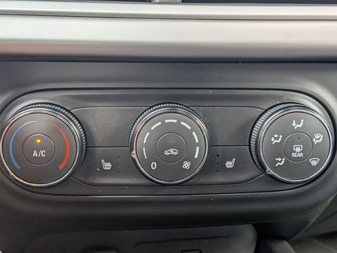 Certified 2024 Chevrolet Trax RS image 25