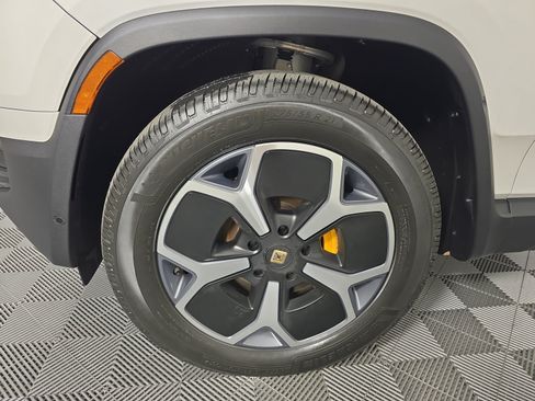 Used 2024 Rivian R1S Adventure AWD/4WD image 9