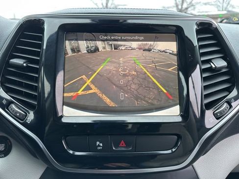 Certified 2019 Jeep Cherokee Limited image 43