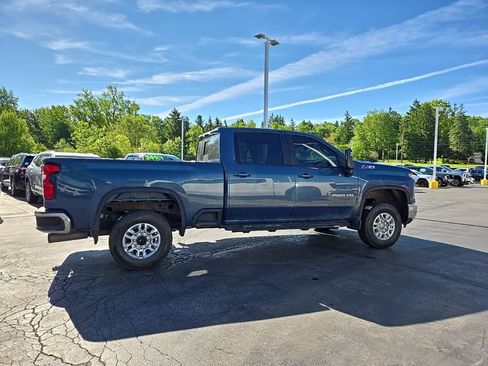 Used 2024 Chevrolet Silverado 2500 LT w/ Convenience Package AWD/4WD image 6