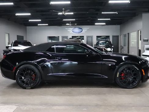Used 2017 Chevrolet Camaro LT image 6