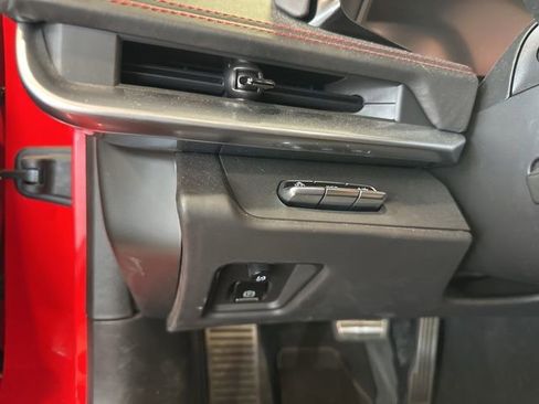 Used 2022 Chevrolet Corvette Stingray Premium Conv w/ Z51 Performance Package image 17