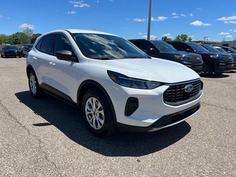 Certified 2023 Ford Escape Active AWD/4WD image 3