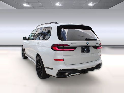 New 2026 BMW X7 xDrive40i image 3