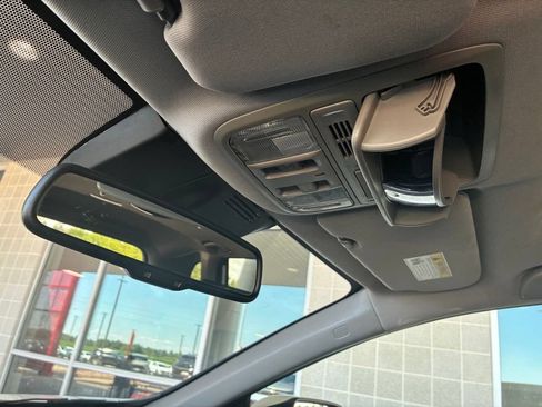 Used 2018 Honda CR-V Touring image 22