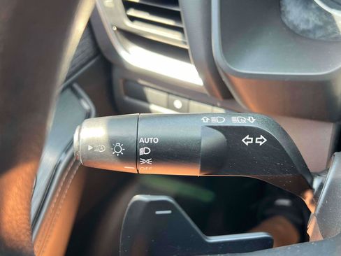 Used 2023 Nissan Rogue SV AWD/4WD image 17