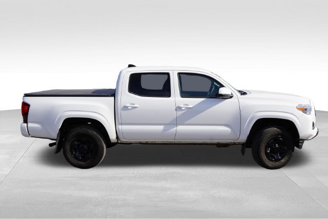 Used 2023 Toyota Tacoma SR AWD/4WD image 4