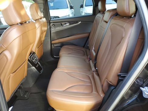 Certified 2022 Lincoln Nautilus Reserve w/ Equipment Group 201A image 11