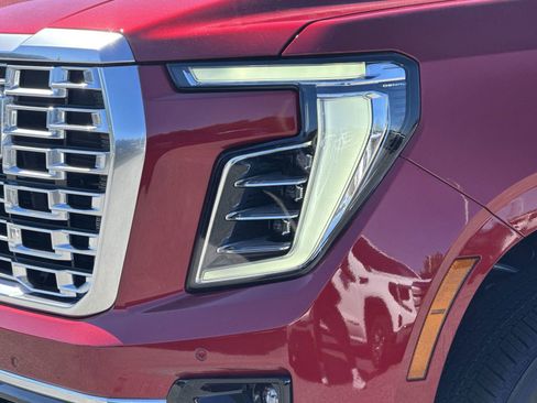 Used 2026 GMC Yukon XL Denali image 6