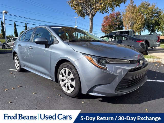 Used 2023 Toyota Corolla LE FWD image 1