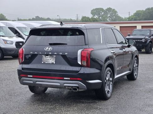Used 2024 Hyundai Palisade Limited FWD image 7