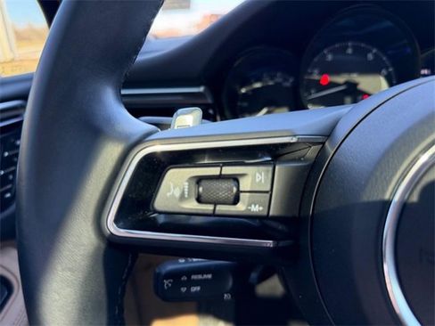 Used 2022 Porsche Macan image 13