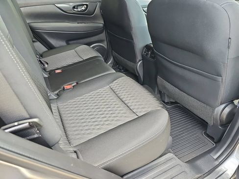Used 2017 Nissan Rogue SV FWD image 14