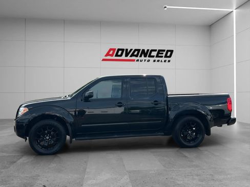 Used 2021 Nissan Frontier SV w/ Midnight Edition Floor Mats image 7