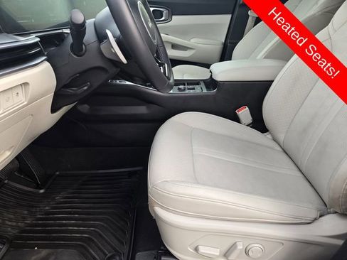 Used 2025 Kia Sorento EX FWD image 12