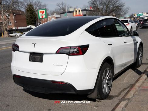 Used 2024 Tesla Model Y Long Range image 8