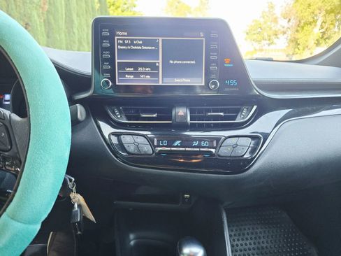 Used 2019 Toyota C-HR LE image 16