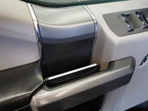 Used 2018 Ford F150 XLT w/ Equipment Group 302A Luxury AWD/4WD image 12