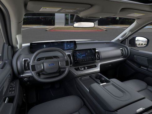 New 2026 Ford Expedition Max Platinum w/ Driver's Package AWD/4WD image 9