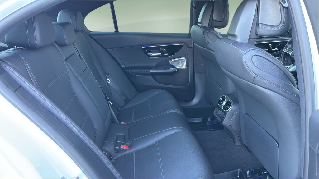 Used 2024 Mercedes-Benz C 300 4MATIC Sedan image 16