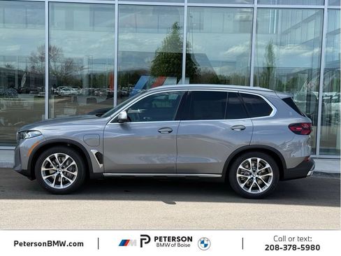New 2026 BMW X5 xDrive50e w/ Premium Package AWD/4WD image 2