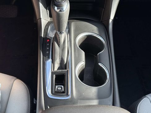 Used 2020 Chevrolet Equinox LS FWD image 8