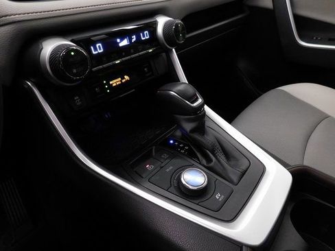 Used 2019 Toyota RAV4 Limited image 43