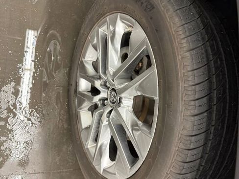 Certified 2019 Toyota RAV4 Limited image 6