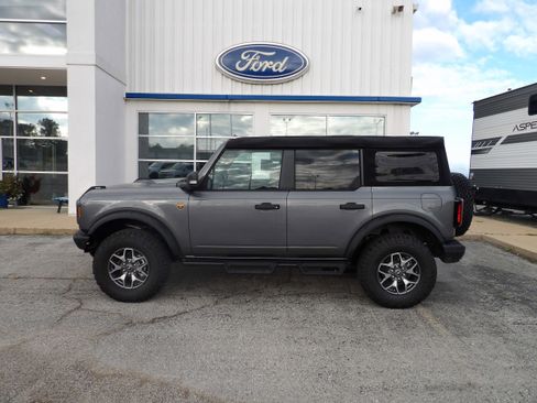 New 2024 Ford Bronco Badlands image 1