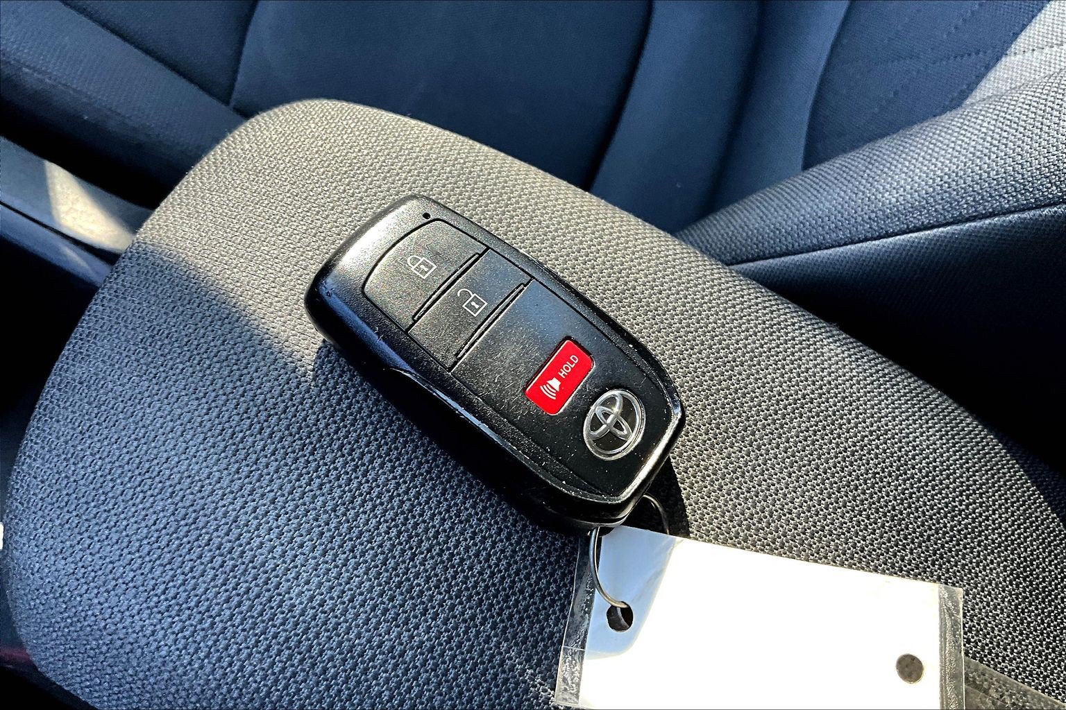Used 2023 Toyota Corolla Cross LE AWD/4WD image 29