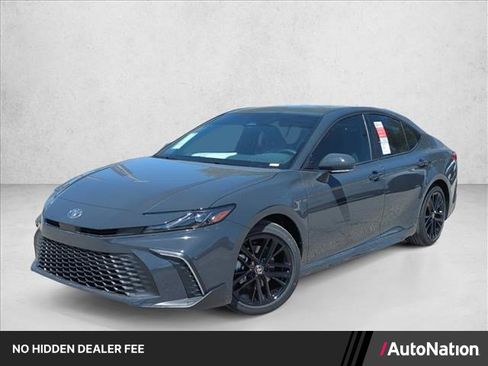 Used 2026 Toyota Camry SE FWD image 1