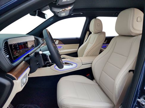 New 2026 Mercedes-Benz GLS 450 4MATIC image 16