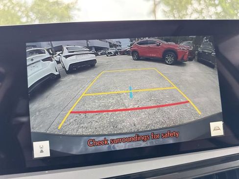 Used 2025 Lexus ES 300h w/ Premium Package FWD image 17