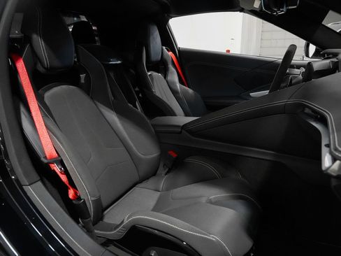 Used 2025 Chevrolet Corvette Z06 RWD image 24