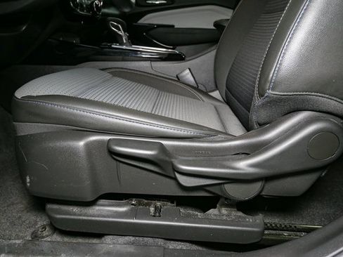 Used 2024 Chevrolet Trax LT w/ Driver Confidence Package image 37