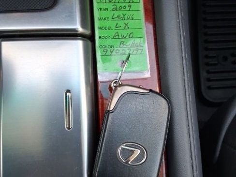 Used 2009 Lexus LX 570 4WD image 24
